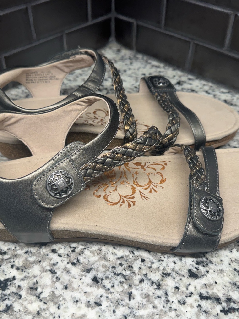 Aetrex Women's Metallic Pewter Braided Strap Sandals, size 9 - Picture 10 of 12
